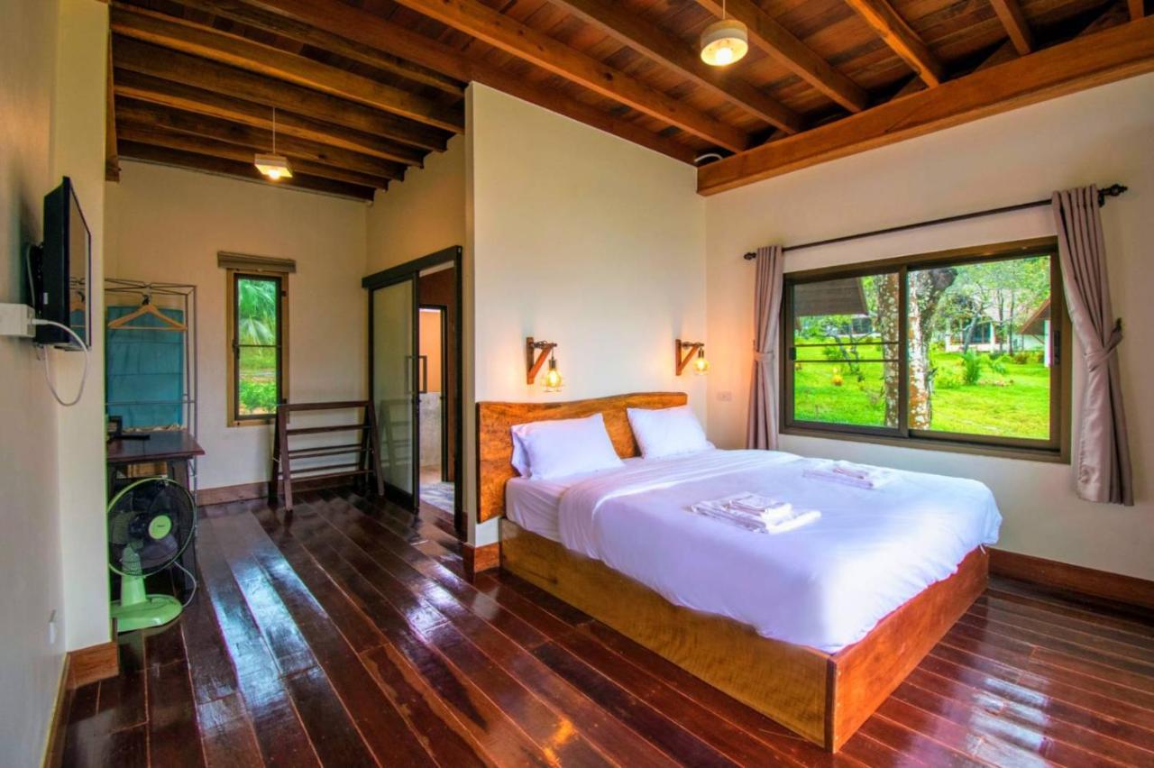 Phayamas Private Beach Resort And Island Brew - Adults Only Koh Phayam Buitenkant foto