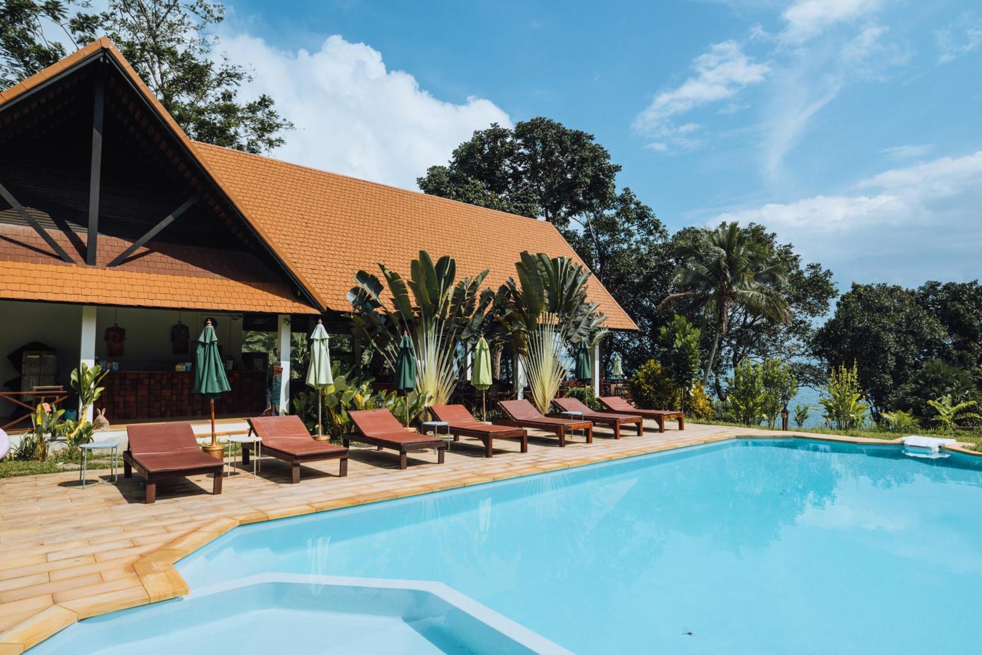 Phayamas Private Beach Resort And Island Brew - Adults Only Koh Phayam Buitenkant foto