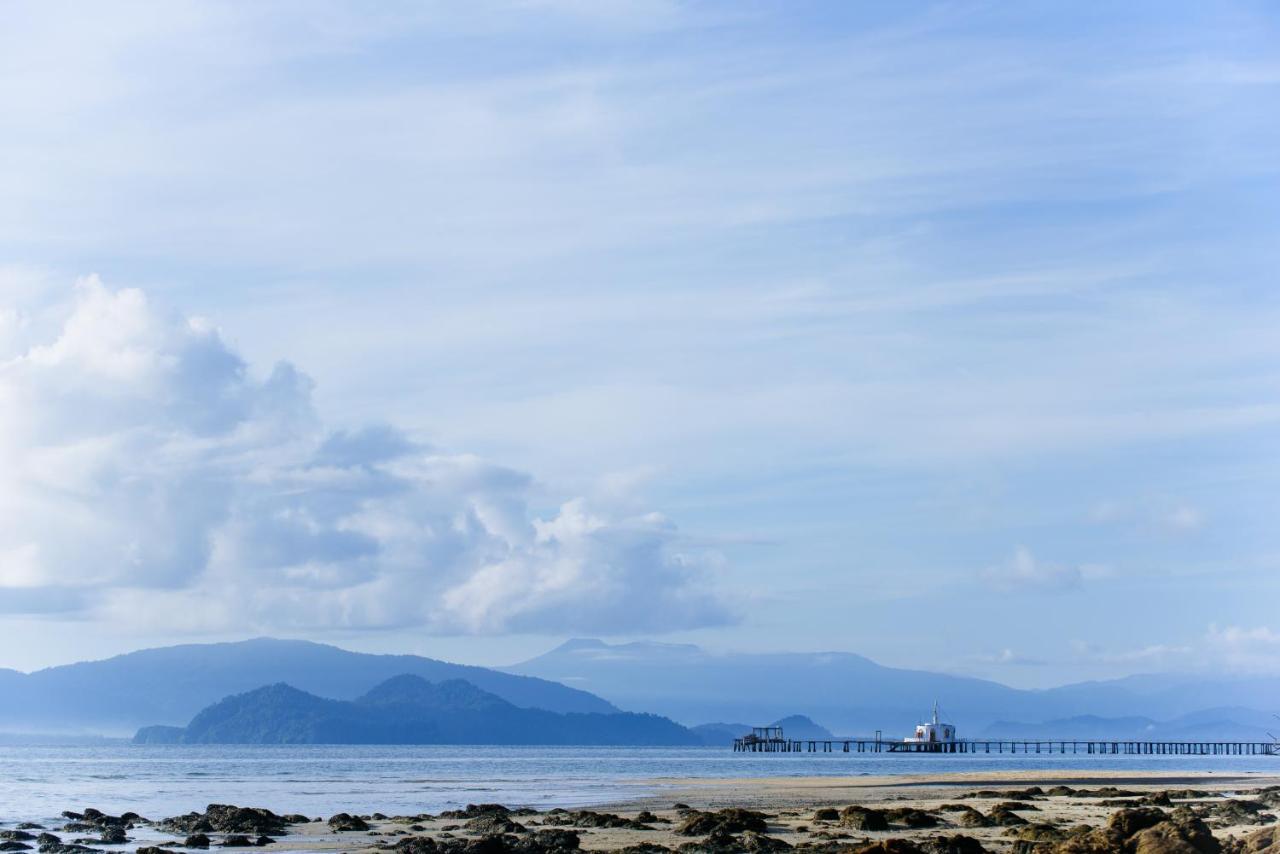 Phayamas Private Beach Resort And Island Brew - Adults Only Koh Phayam Buitenkant foto